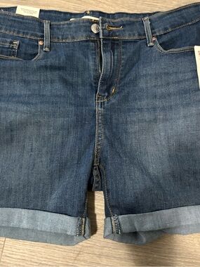 Signature by Levi Strauss women’s  Blue Denim Shorts size 16 new with tag